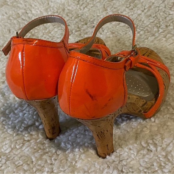 Sofft Patent Leather / Cork Platform Sandals Sz 7 - Picture 3 of 6